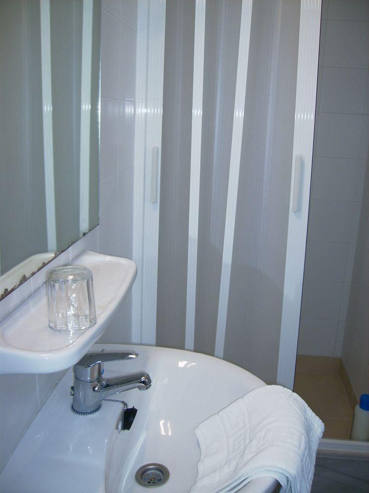 Residencia Salesiana Marti-codolar Gasthof