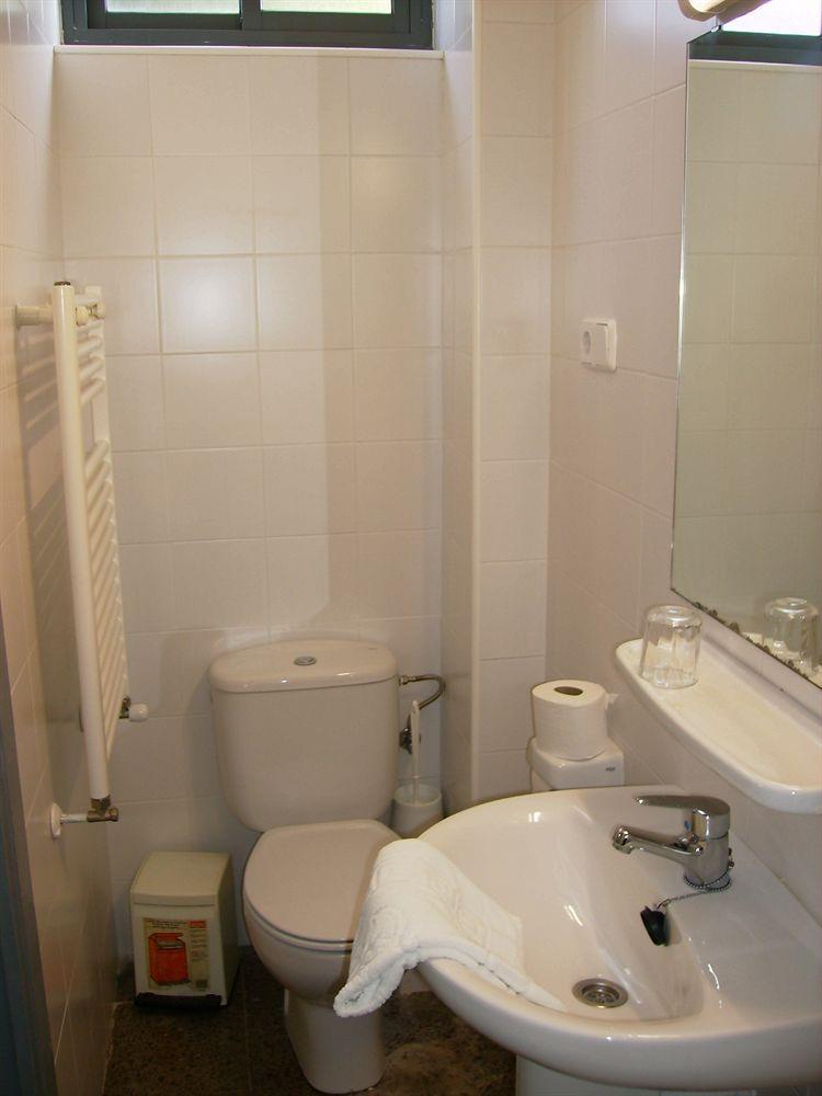 Residencia Salesiana Marti-codolar 2*